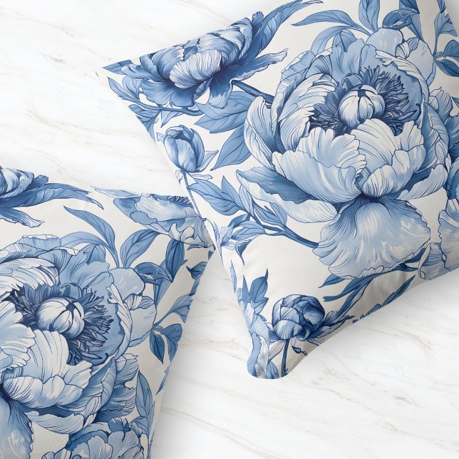 Botanisch Blauw Bloemen Delicate Porseleinen Bloem Kussen (Botanical Blue Floral Delicate Porcelain Flower Throw Pillow)