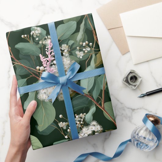 Botanisch groen Eucalyptus Wit bloempatroon Cadeaupapier (Geschenken)