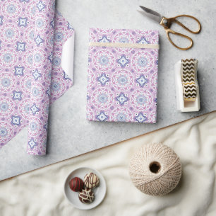 Botanisch patroon met blauw, lavendel en roze cadeaupapier