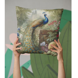 Botanisch: pauw in de buurt van kasteel in Engelse Kussen