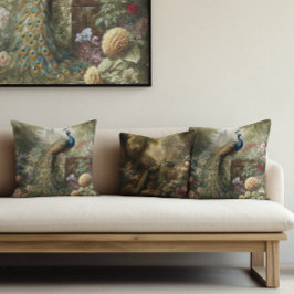 Botanisch: pauw in de buurt van kasteel in Engelse Kussen