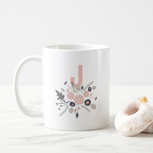 Botanische bloemen Zwarte Pint Floral Monogram Koffiemok (Met donut)