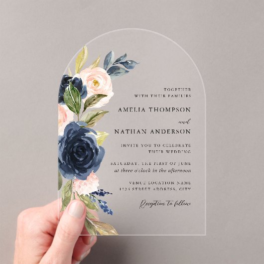 Botanische Bloemige Blush Navy Bruiloft Acryl Uitnodigingen (Insitu (Draagbaar))