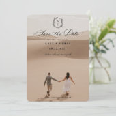 Botanische Crest Monogram Weddenfoto Save The Date (Staand voorkant)