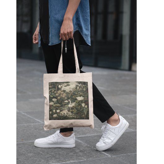 Botanische elegantie - Zwaan in het bos Tote Bag