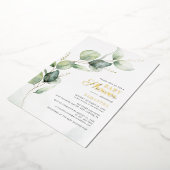 Botanische Eucalyptus Greenery Baby shower Gold Folie Uitnodiging (Gedraaid)