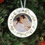 Botanische eucalyptus groen aangepaste kerst keramisch ornament<br><div class="desc">Verhoog uw vakantiedecor met ons "Botanical Eucalyptus Greenery Custom Christmas Ceramic Ornament". Dit prachtige ornament omhult prachtig de charme van cottagecore met zijn ingewikkelde eucalyptusgroen en delicate botanische waterverf krans. De minimale gebladerte krans en tijdloze design creëer hebben een elegante en ingetogen uitstraling die perfect past bij uw vakantie-esthetiek. Pas...</div>