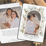 Botanische Eucalyptus Groenelementen Aangepaste Ke Feestdagenkaart<br><div class="desc">Vier het seizoen met natuurlijke elegantie met onze Botanische Eucalyptus Groene Aangepaste Kerst- en Vakantiewenskaart. Dit charmante ontwerp vangt de essentie van cottagecore eenvoud, met een delicate botanische waterverfkrans van eucalyptusgroen die uw kerstgroet omringt. De minimale bladkrans straalt tijdloze elegantie uit en combineert perfect met een neutrale witte achtergrond om...</div>