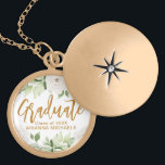 Botanische Floral Afstuderen het Afstuderen van he Goud Vergulden Ketting<br><div class="desc">De prachtige pastelfloral met het waterverf greenery afstuderen cadeau ketting omvat het  gouden schrijven van het kleurenmanuscript en de naam en het klassenjaar van de graduaat op een elegante witte achtergrond. Winkel in deze winkel voor het coördineren van 2023 graduatie party items en extra kleurenopties!</div>