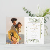 Botanische groen foto's gouden script bruiloft kaart (Staand voorkant)