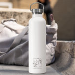 botanische kam | Tijdloos monogram Waterfles<br><div class="desc">Blijf gehydrateerd in stijl met deze aangepaste monogram roestvrijstalen waterfles, met een tijdloos botanisch topontwerp. Deze milieuvriendelijke, geïsoleerde fles houdt de drinken urenlang warm of koud, waardoor het een ideale metgezel is voor werk, reizen, gymsessies en buitenavonturen. ✔ Gepersonaliseerd met uw Initialen voor een uniek tintje ✔ Dubbelwandig geïsoleerd roestvrij...</div>