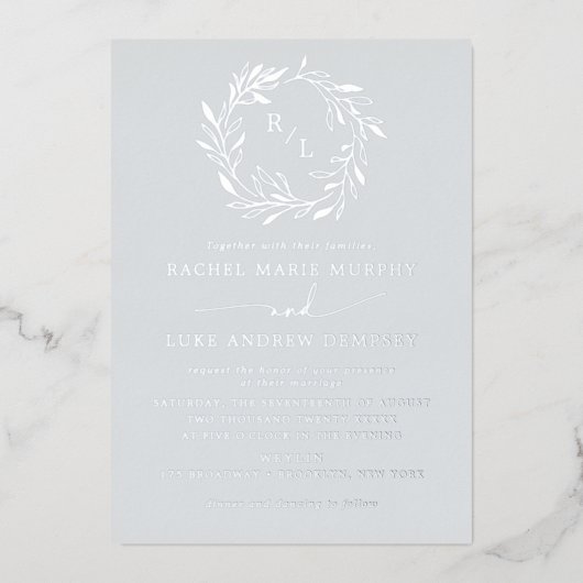 Botanische Laurel Leaf Wreath Wedding Monogram Folie Uitnodiging (Voorkant)