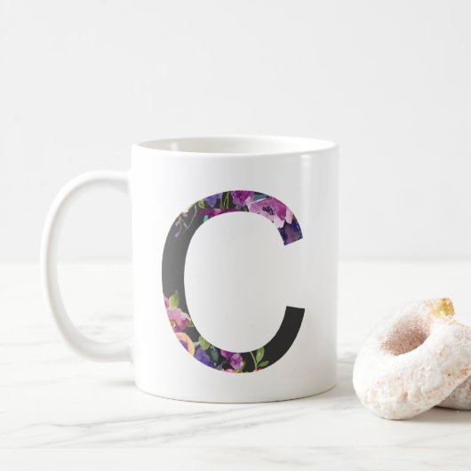 Botanische paarse bloemen letter C monogram Koffiemok (Met donut)