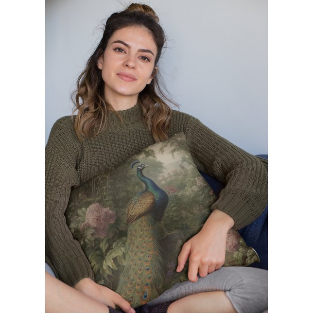 Botanische scène van pauw in een Engelse tuin Kussen (Creator heeft geüpload)