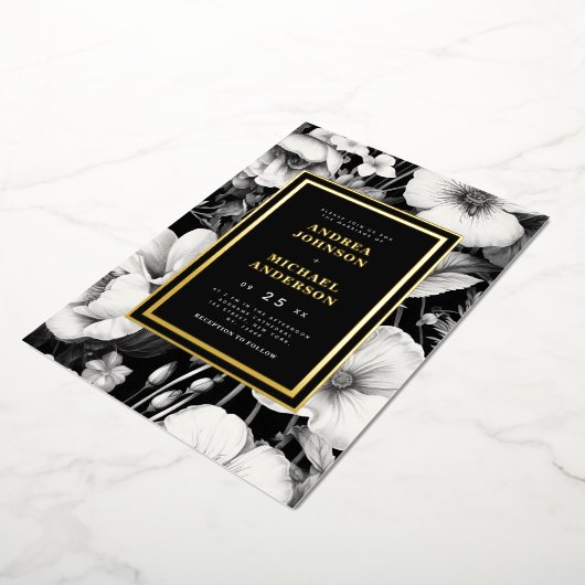 Botanische Schets Zwart Bloemen Bruiloft Echt Folie Uitnodiging (Gedraaid)