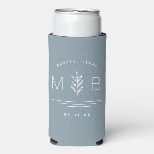 Botanische Stem Weddenschap Monogram | Dusty Blue Seltzer Blikjeskoeler (Seltzer Voorkant)