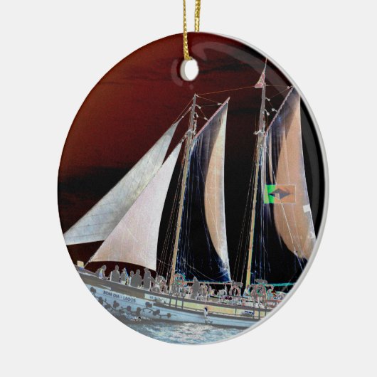 Boten onder zeilen keramisch ornament (Links)