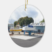 Boten Op De Harde Ondergrond Keramisch Ornament (Links)