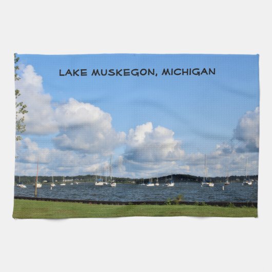 Boten op het Muskegon meer Theedoek (Horizontaal)