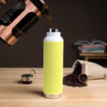 Boter Yellow Waterfles<br><div class="desc">Bekend om zijn warme toon,  vlindergele tinten voegen direct vrolijkheid en een gevoel van comfort toe aan elke ruimte,  terwijl ze gemakkelijk andere tinten aanvullen. Een uitnodigend neutraal dat tussen bleek geel en romig gebroken wit zit,  kan het zowel in de traditionele als in de moderne design worden gebruikt.</div>