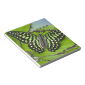 Boterfly op groen notitieblok (Schuin)