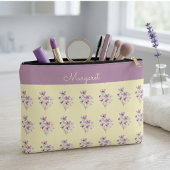 Botergeel met bloemige toets etui