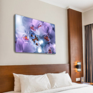Botervlieg Bezoek Paarse Orchid Flowers Canvas Afdruk