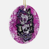 Botervliegsuiker schudt op roze houtbasis. keramisch ornament (Rechts)