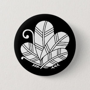 Botervliegvormige hawkveren ronde button 5,7 cm