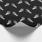 Botten met skelethanden cadeaupapier (Hoek)