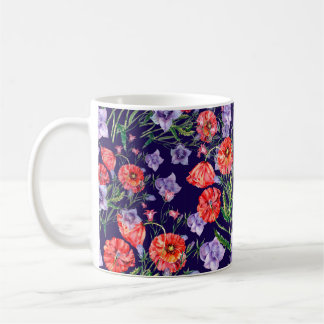 Bouquet blauwe klokbloem, roze klokbloem en pop koffiemok
