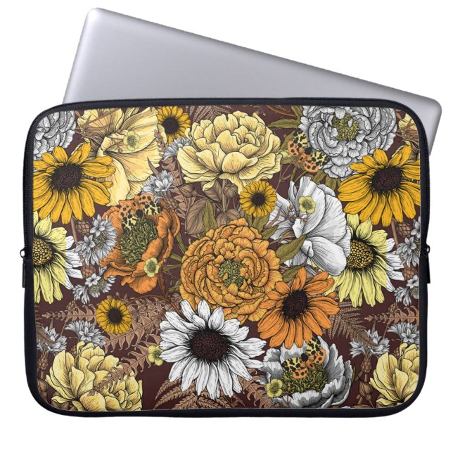 Bouquet of flowers- roses, peonies, daisien an fe laptop sleeve (Voorkant)