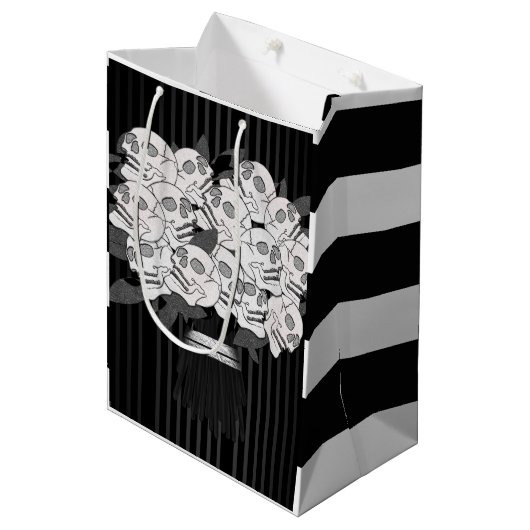 Bouquet of Skull Rozen Black & White Party Wedding Medium Cadeauzakje (Voorkant Gekanteld)