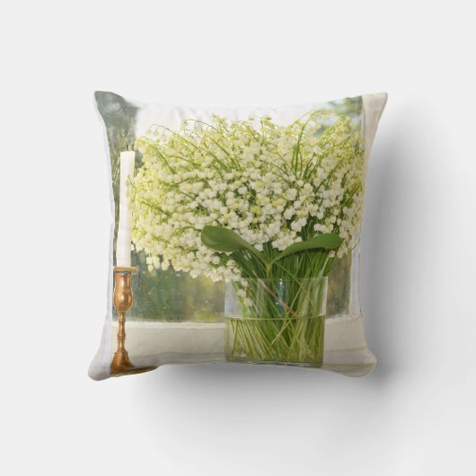 Bouquet van lentesbloemen lilies van de vallei kussen (Achterkant)