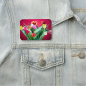 Bouquet van tulpen op rood naamplaatje (In situ)