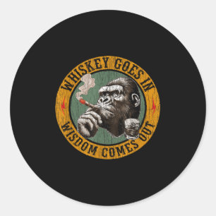Bourbon Goes In Wisdom komt uit aap Whiskey Ronde Sticker