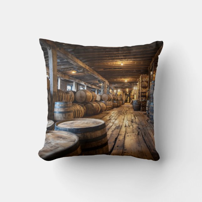 Bourbon Whiskey Rickhouse Throw Pillow  Kussen (Voorkant)