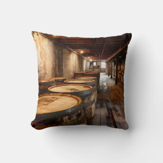 Bourbon Whiskey Rickhouse Throw Pillow  Kussen