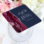 Bourgogne Agaat Script Zilver Navy Blauw Bruiloft Kartonnen Onderzetters<br><div class="desc">Dit elegante moderne bruiloft onderzetter heeft een bordeaux rode waterverf agaat geode ontwerp afgewerkt met faux zilver glitter. Gemakkelijk aanpassen van de zilvergrijze tekst op een marineblauwe achtergrond,  met de namen van het paar in handschrift kalligrafie over een groot ampersand.</div>