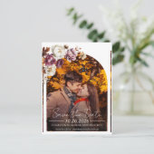 Bourgogne Bloemenboog Fotobruiloft Bewaar de datum Briefkaart (Staand voorkant)