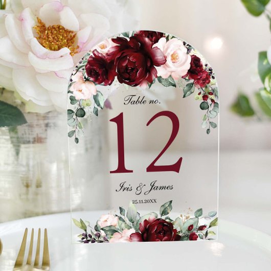 Bourgogne Blush Bloemen Trouwboog Tafelnummer