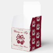 Bourgogne Cherry op Top Baby shower Bedankdoosjes (Geopend)