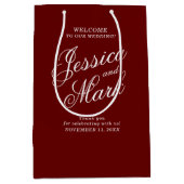 Bourgogne Eenvoudige Typografie Bruiloft Welkom Medium Cadeauzakje (Voorkant)