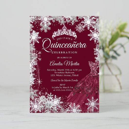 Bourgogne Elegant Winter Snowflake Quinceanera Folie Uitnodiging (Staand Voorkant)