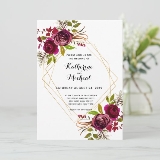 Bourgogne en gouden geometrische trouwuitnodiging. kaart (Staand voorkant)