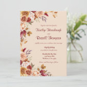 Bourgogne en roze Herfst bloemenbruiloft uitnodigi Kaart (Staand voorkant)