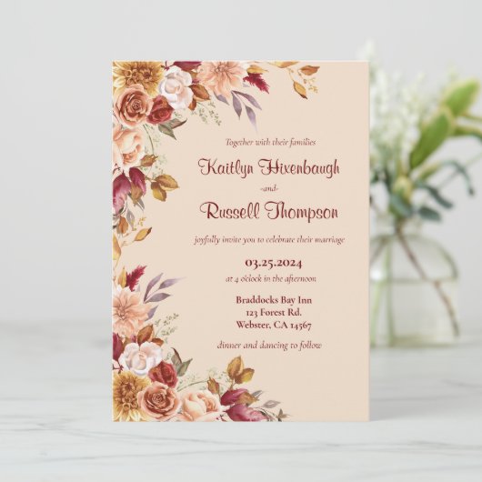 Bourgogne en roze Herfst bloemenbruiloft uitnodigi Kaart (Staand voorkant)