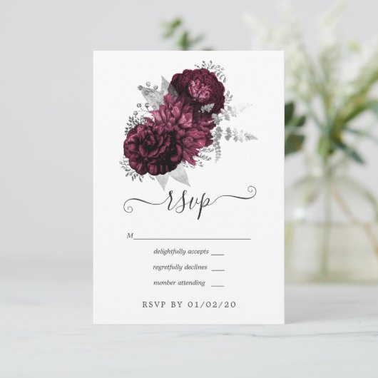 Bourgogne en Silver Floral Wedding RSVP Kaartje (Staand voorkant)