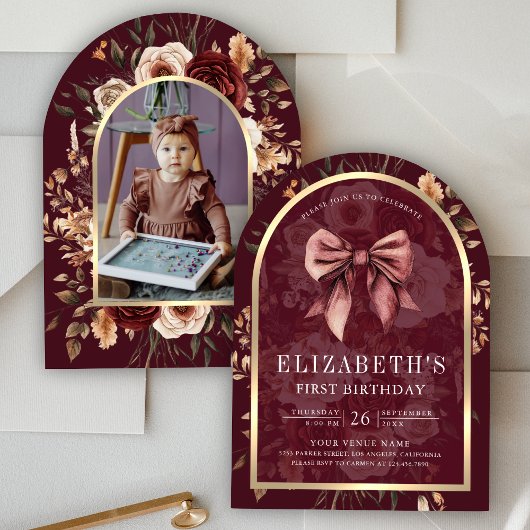 Bourgogne Floral Coquette Bow Arch Eerste Verjaard Kaart