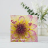 Bourgogne, geel en Witte Dahlia Save The Date (Staand voorkant)